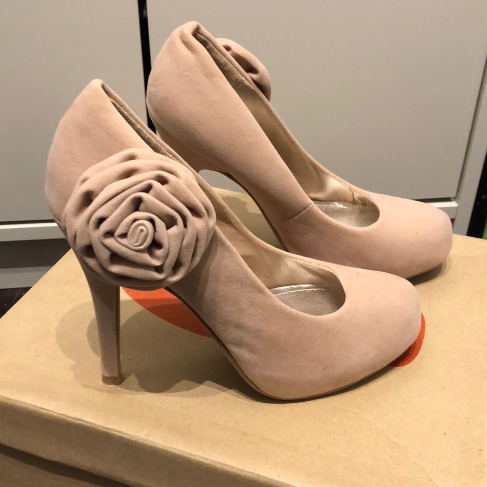 Beautiful suede heels
